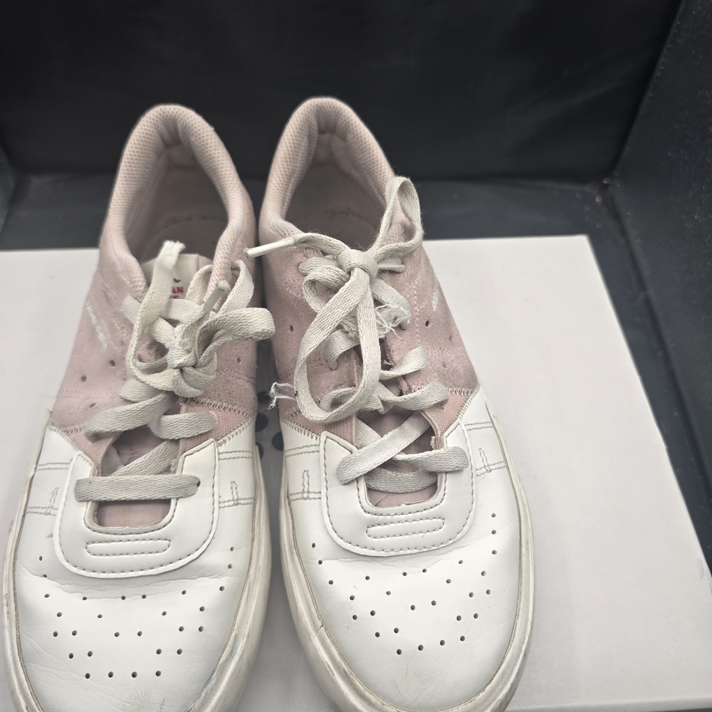 Nike Women's Athletic Shoes -‎ White and Pink